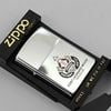 Bật Lửa Zippo Cổ Đồng Khối Mạ Chrome Bóng Chủ Đề Ăn Mòn Phủ Sơn Hiếm Gặp Năm 1986 Đời 4 Vạch Huyền ZC474