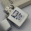 Bật Lửa Zippo Cổ Đồng Khối Mạ Chrome Phay Xước Chủ Đề Ăn Mòn Phủ Sơn Hiếm Gặp Năm 1983 Đời 7 Vạch Huyền ZC482