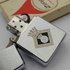 Bật Lửa Zippo Cổ Đồng Khối Mạ Chrome Phay Xước Chủ Đề Ăn Mòn Phủ Sơn Hiếm Gặp Năm 1976 Đời 6 Vạch Sắc ZC480