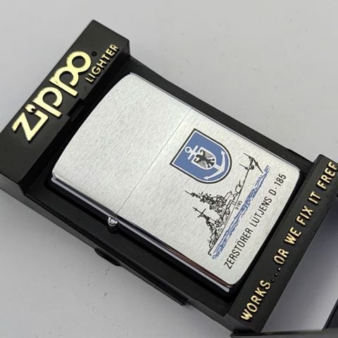Bật Lửa Zippo Đồng Khối Mạ Chrome Phay Xước Khắc Ăn Mòn Chủ Đề Tàu Chiến Hiếm Gặp, Đời IV Sản Xuất Năm 1988 ZL764