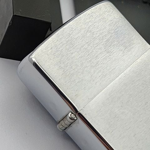 Bật Lửa Zippo Cổ Đồng Khối Mạ Chrome Phay Xước Trơn Năm 1985 Đời 5 Vạch Huyền ZC475