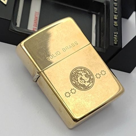 Bật Lửa Zippo Đồng Khối Bóng Khắc Ăn Mòn Chủ Đề Hiếm Gặp, Bản Chu Niên 1932 - 1990 Sản Xuất Năm 1990 ZL770