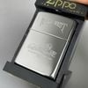 BẬT LỬA ZIPPO CHROME BÓNG CHỦ ĐỀ WILD WEST MŨ DÂY CAO BỒI ĐỜI VI NĂM 1990 ZL194
