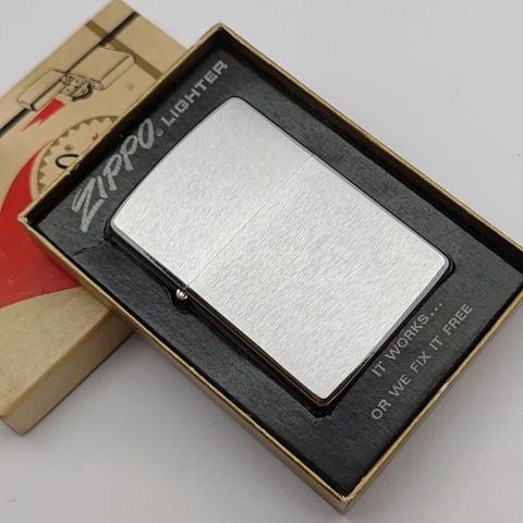 Bật Lửa Zippo Cổ Đồng Khối Mạ Chrome Trắng Trơn Phay Xước Đời 4 Vạch Sắc Năm 1978 ZC488