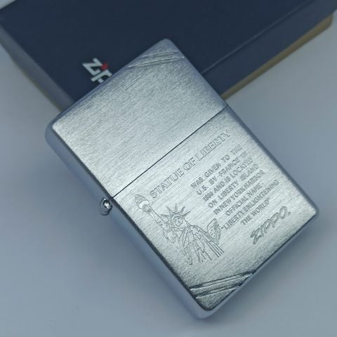 Bật Lửa Zippo Đồng Khối Mạ Chrome Phay Xước Chủ Đề Ăn Mòn Liberty Nữ Thần Tự Do Bản Vintage Chặt Góc Hiếm Gặp Năm 2000 Đời La Mã XVI Vạch Sắc ZL801