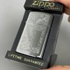 Bật Lửa Zippo Đồng Khối Mạ Chrome Khắc Ăn Mòn Chủ Đề Venetian Bản Slim Hiếm Gặp, Sản Xuất Năm 1998 Đời XIV La Mã ZL804