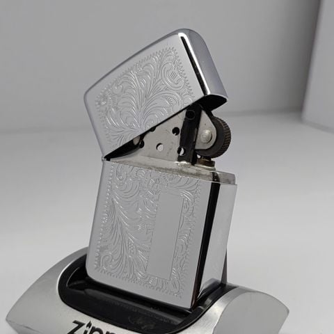 Bật Lửa Zippo Đồng Khối Mạ Chrome Khắc Ăn Mòn Chủ Đề Venetian Hiếm Gặp, Sản Xuất Năm 1991 Đời VII La Mã ZL799