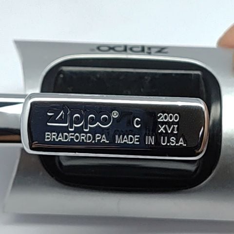 Bật Lửa Zippo Đồng Khối Mạ Chrome Trắng Trơn Phay Xước Đời XVI La Mã Năm 2000 ZL819