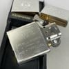 Bật Lửa Zippo Đồng Nguyên Khối Mạ Chrome Trắng Bóng Khắc Ăn Mòn Chủ Đề Quân Sự Đời XII La Mã Sản Xuất Năm 1996 ZL856