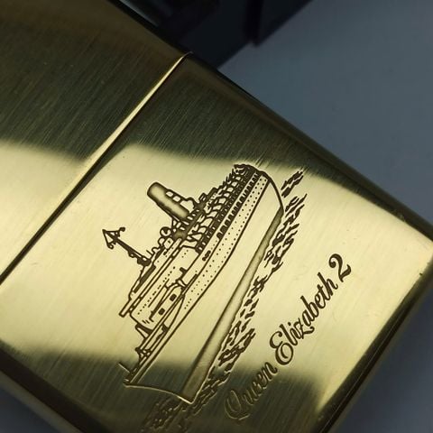 Bật Lửa Zippo Đồng Nguyên Khối Ăn Mòn Chủ Đề Tàu Queen Elizabeth 2 Đời X La Mã Sản Xuất Năm 1994 ZL835