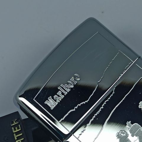 Bật Lửa Zippo Chrome Bóng Chủ Đề Marlboro 3 Chàng Ngự Lâm Bản Xuất Châu Âu Hiếm Gặp Đời XII La Mã Sản Xuất Năm 1996 ZL840