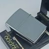 Bật Lửa Zippo Chrome Bóng Chủ Đề Marlboro 3 Chàng Ngự Lâm Bản Xuất Châu Âu Hiếm Gặp Đời XII La Mã Sản Xuất Năm 1996 ZL840
