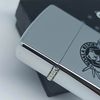 Bật Lửa Zippo Đồng Khối Mạ Chrome Trắng Trơn Bóng Chủ Đề Khắc Ăn Mòn Phủ Sơn Đời VIII La Mã Sản Xuất Năm 1992 ZL851