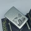 Bật Lửa Zippo Đồng Khối Mạ Chrome Khắc Ăn Mòn Phủ Sơn Chủ Đề Chiến Tranh Sản Xuất Năm 1997 Đời XIII La Mã ZL855