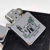 Bật Lửa Zippo Cổ Đồng Khối Mạ Chrome Trắng Chủ Đề Quân Sự Ăn Mòn Phủ Sơn Đời 3 Vạch Sắc Năm 1979 ZC491