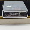 Bật Lửa Zippo Cổ Đồng Khối Mạ Chrome Trắng Chủ Đề Quân Sự Ăn Mòn Phủ Sơn Đời 4 Vạch Sắc Năm 1978 ZC493