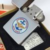 Bật Lửa Zippo Cổ Đồng Khối Mạ Chrome Trắng Chủ Đề Quân Sự Ăn Mòn Phủ Sơn Đời 4 Vạch Sắc Năm 1978 ZC494