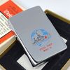 Bật Lửa Zippo Cổ Đồng Khối Mạ Chrome Trắng Chủ Đề Tầu Chiến Quân Sự Ăn Mòn Phủ Sơn Đời 5 Vạch Sắc Năm 1977 ZC495