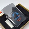 Bật Lửa Zippo Cổ Đồng Khối Mạ Chrome Trắng Chủ Đề Tầu Chiến Quân Sự Ăn Mòn Phủ Sơn Đời 5 Vạch Sắc Năm 1977 ZC495