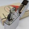 Bật Lửa Zippo Cổ Đồng Khối Mạ Chrome Trắng Chủ Đề Quân Sự Ăn Mòn Phủ Sơn Đời 5 Vạch Sắc Năm 1977 ZC497