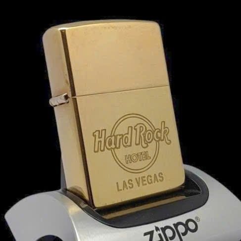 Bật Lửa Zippo Đồng Nguyên Khối Ăn Mòn Chủ Đề Hard-Rock Cafe Đời XVI La Mã Sản Xuất Năm 2000 ZL834
