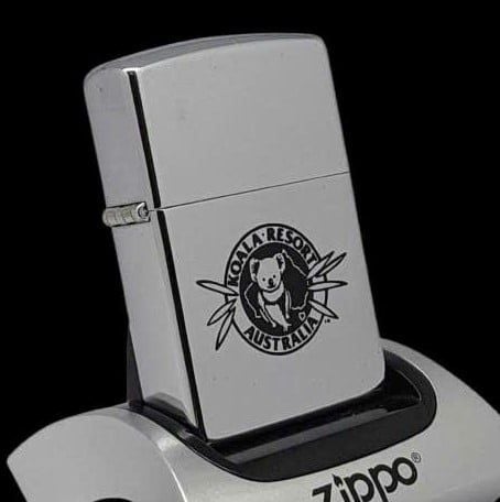 Bật Lửa Zippo Đồng Khối Mạ Chrome Trắng Trơn Bóng Chủ Đề Khắc Ăn Mòn Phủ Sơn Đời VIII La Mã Sản Xuất Năm 1992 ZL851