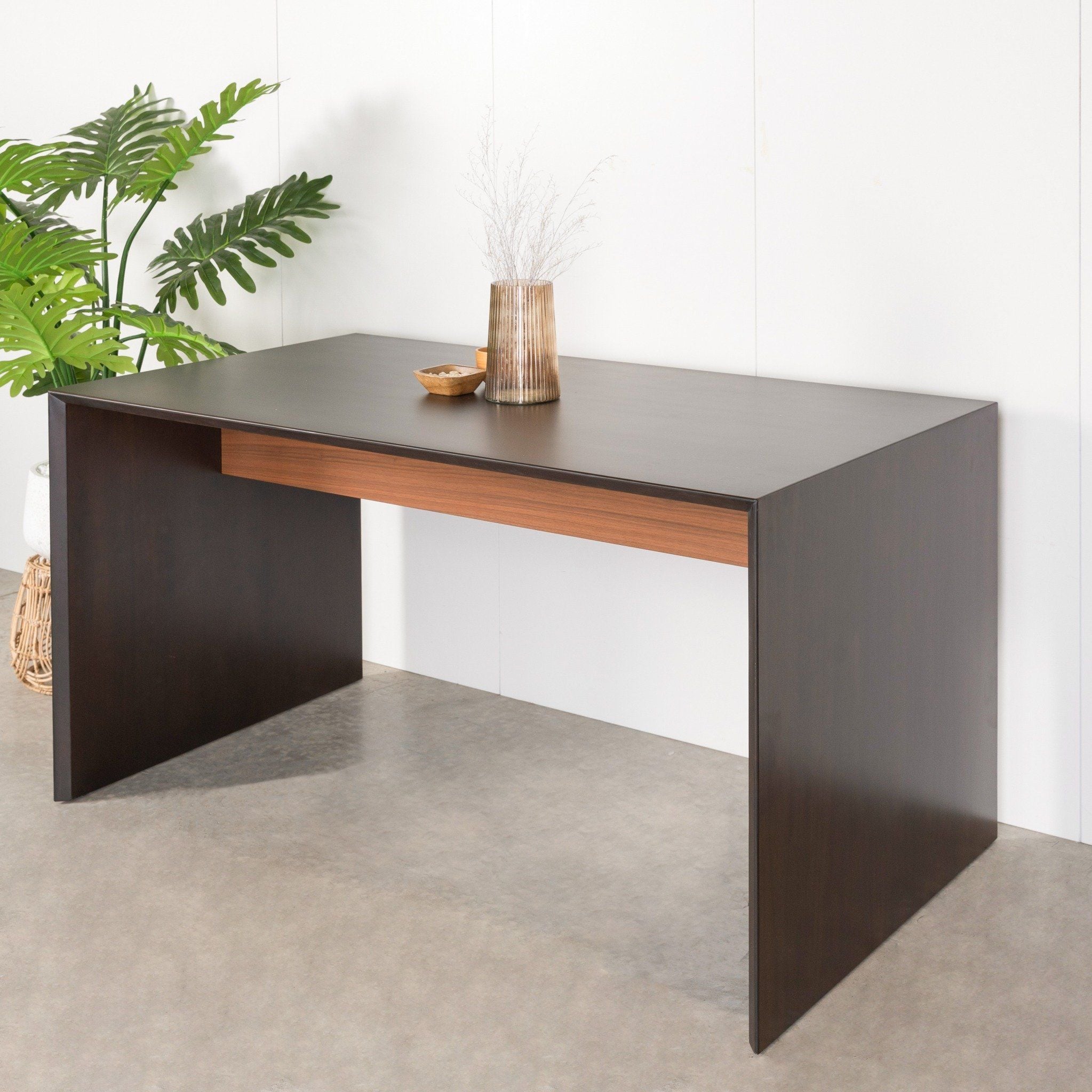  BÀN ĂN NYBORG 301 (MÀU NÂU 140) 