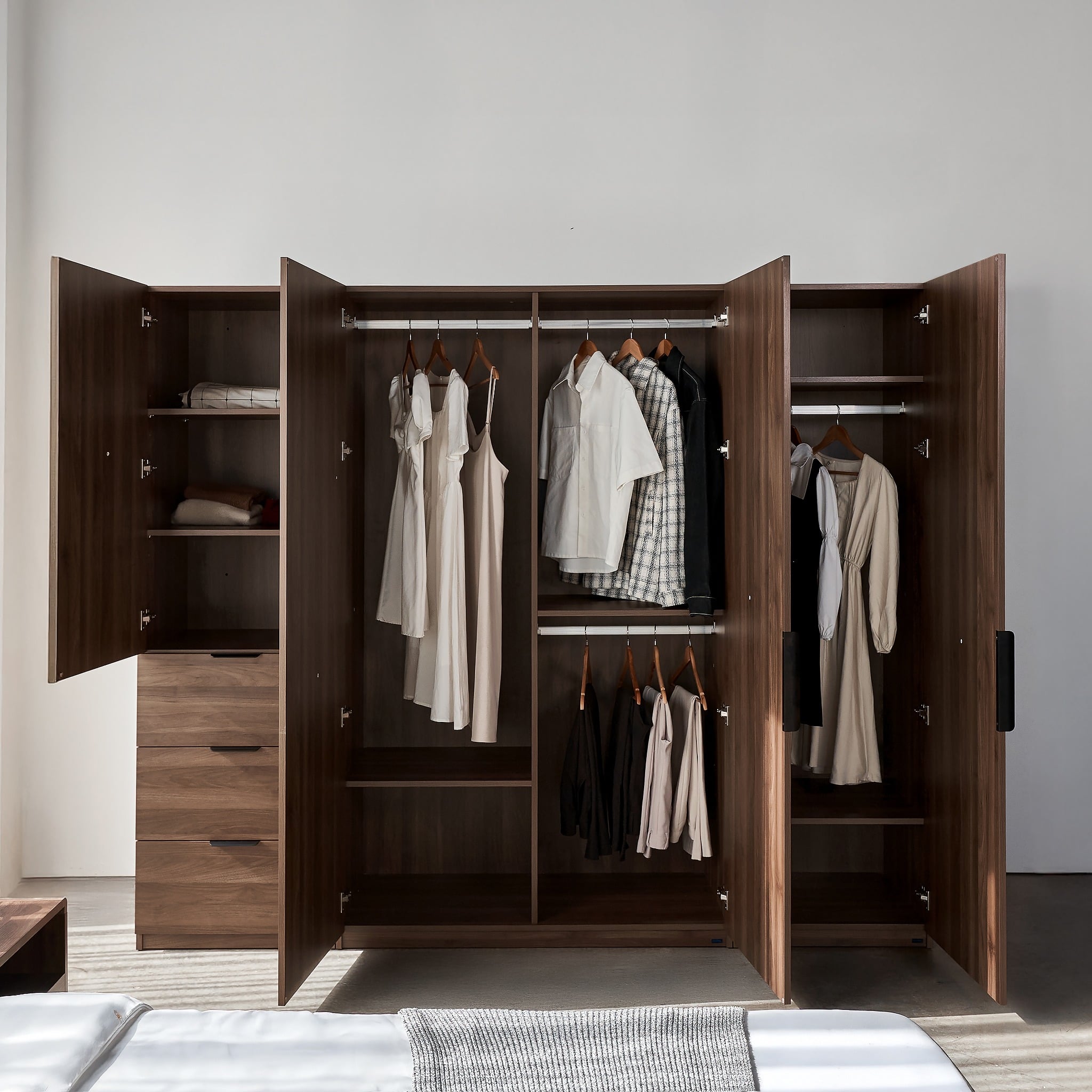  Set Tủ Quần Áo Gỗ MOHO DALUMD 4 Cánh Dài 2m4 (Màu Nâu Hạnh Nhân) 