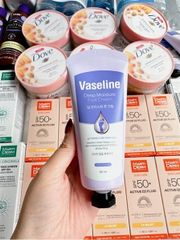 Kem dưỡng chân Vaseline 60ml