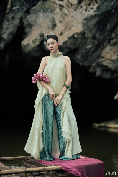  Áo Yếm Tơ Hoa Nghiên 