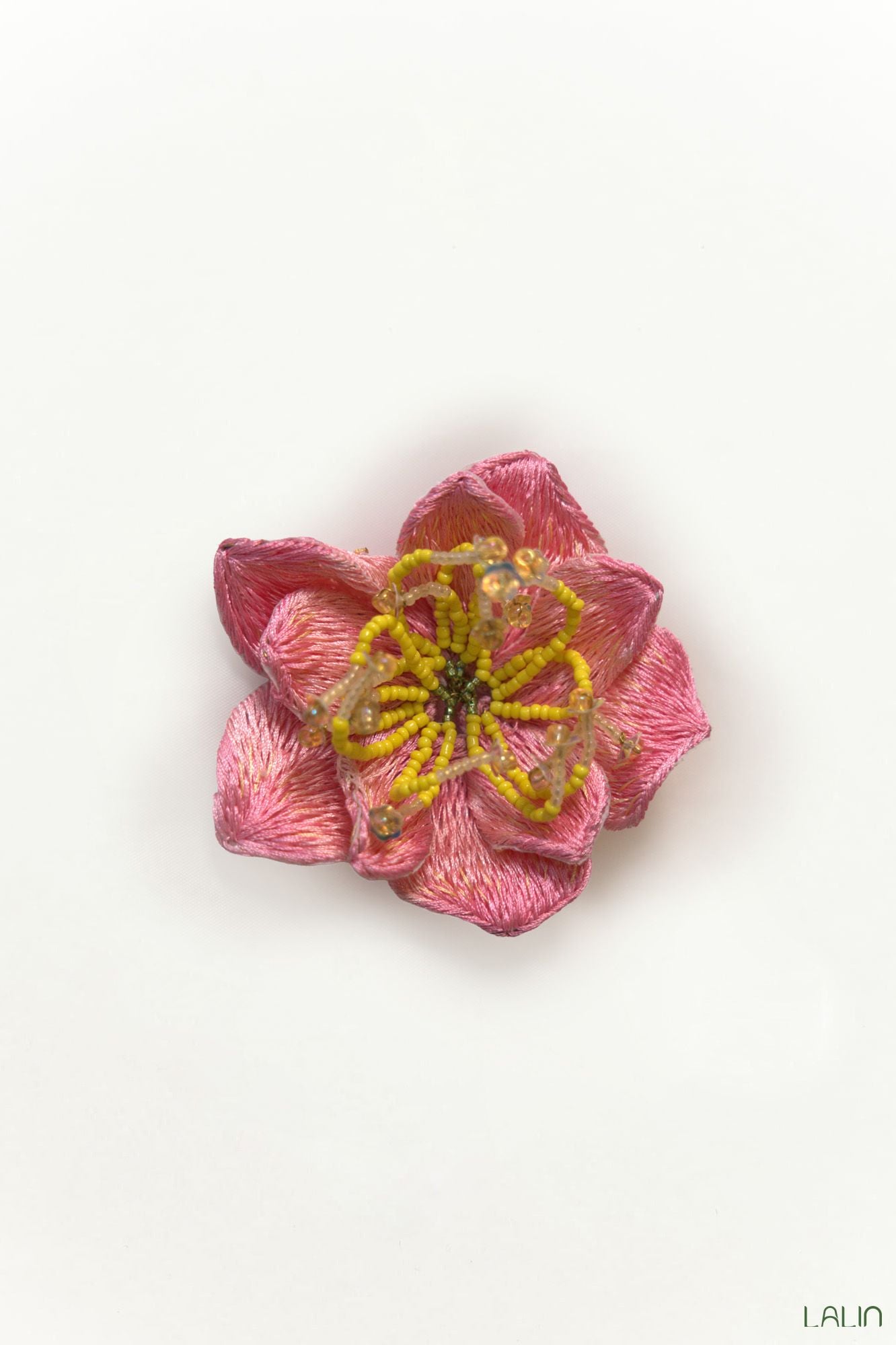 Cài Áo Hồng Liên