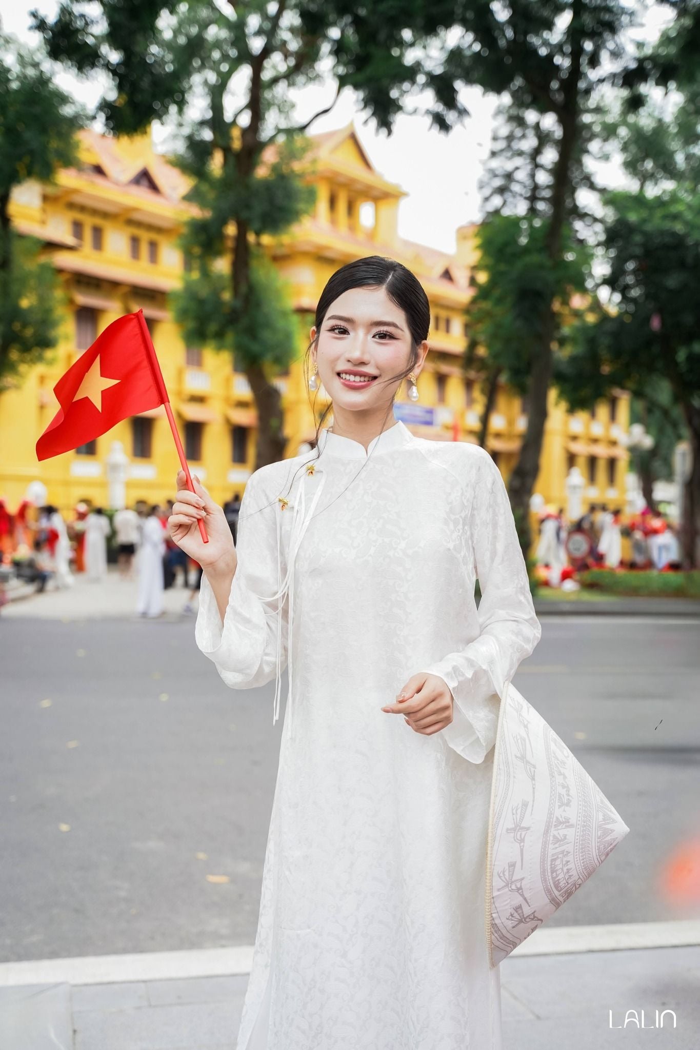 Áo Dài Tơ Tằm Bạch Yên