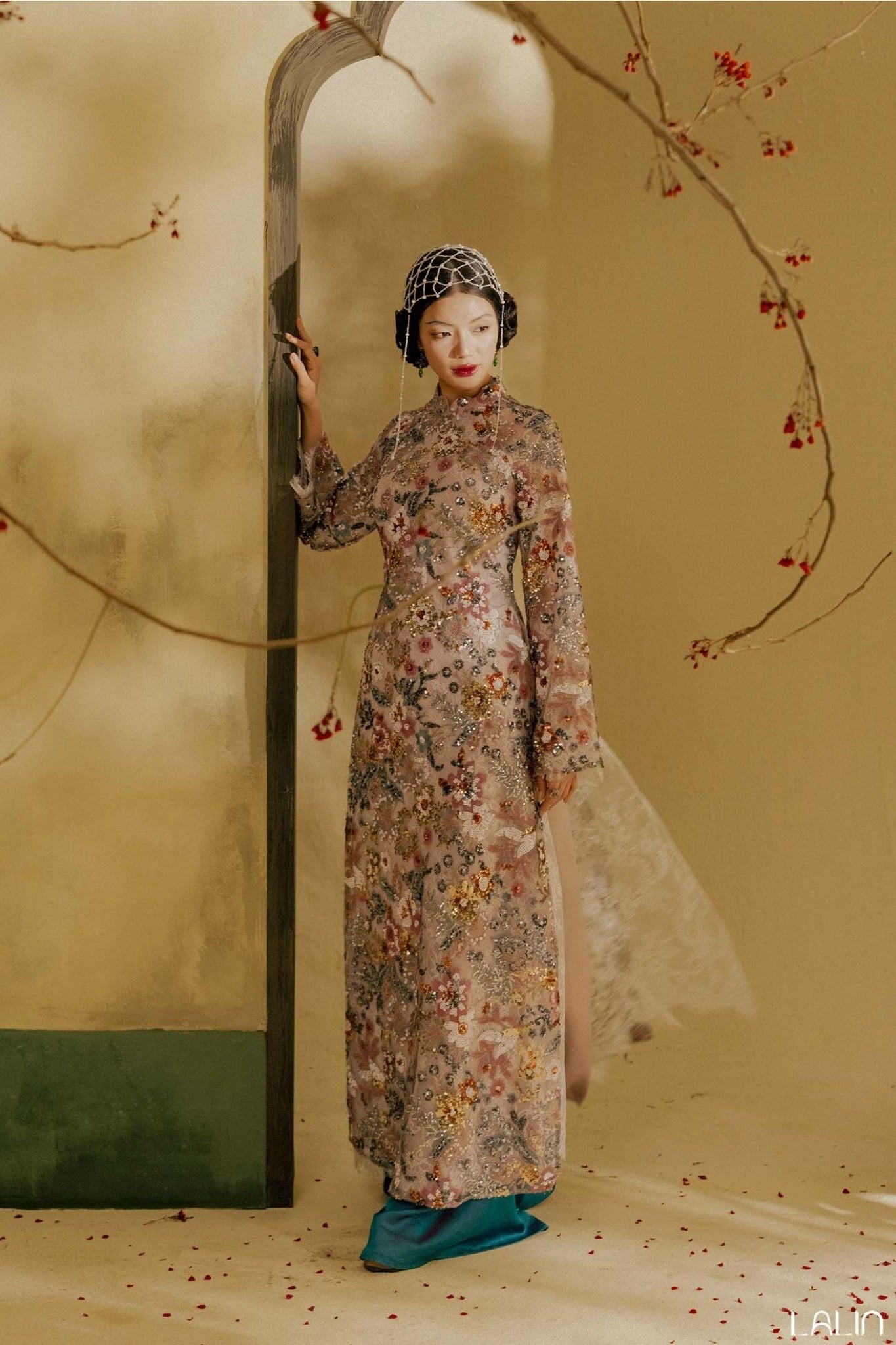 Áo Dài Kim Sa Tường Mặc