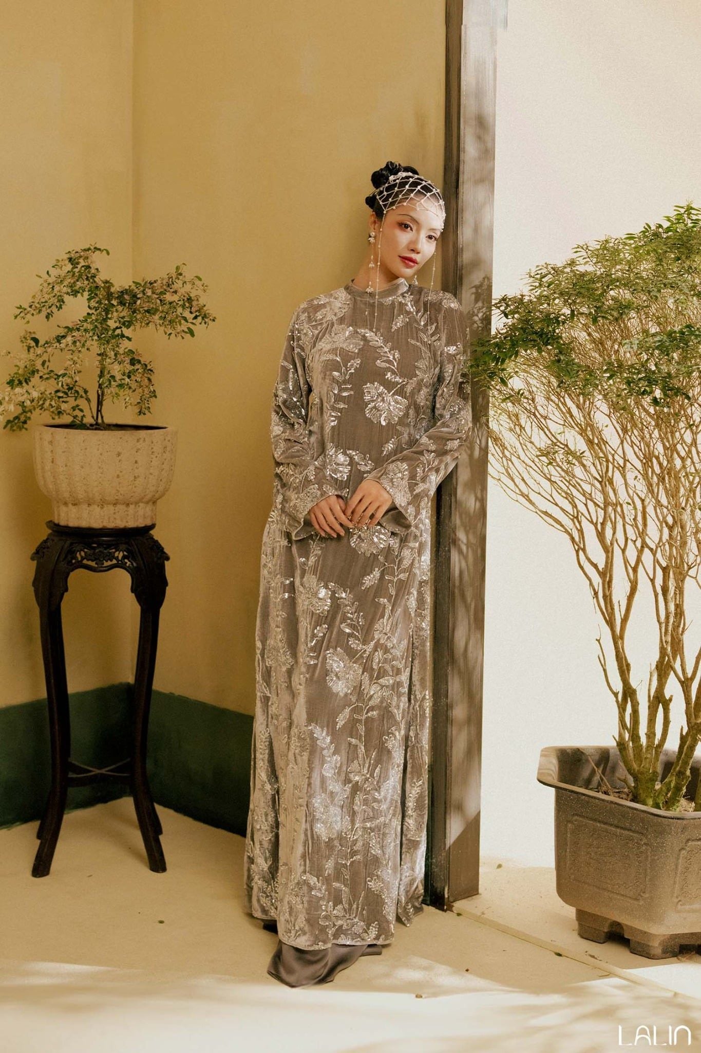 Áo Dài Nhung Ngân Tường