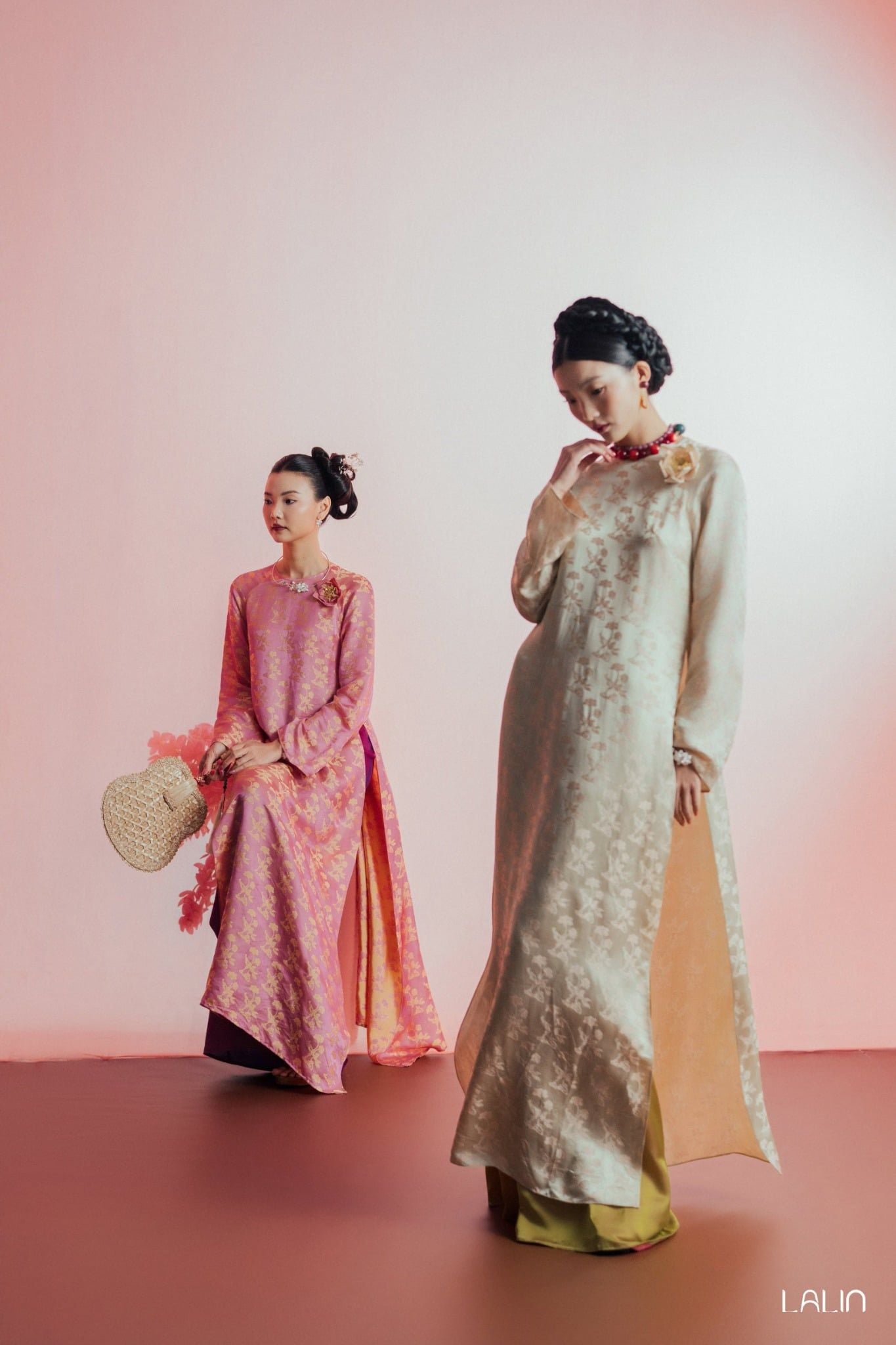 Áo Dài Tơ Tằm Liên Hoàng