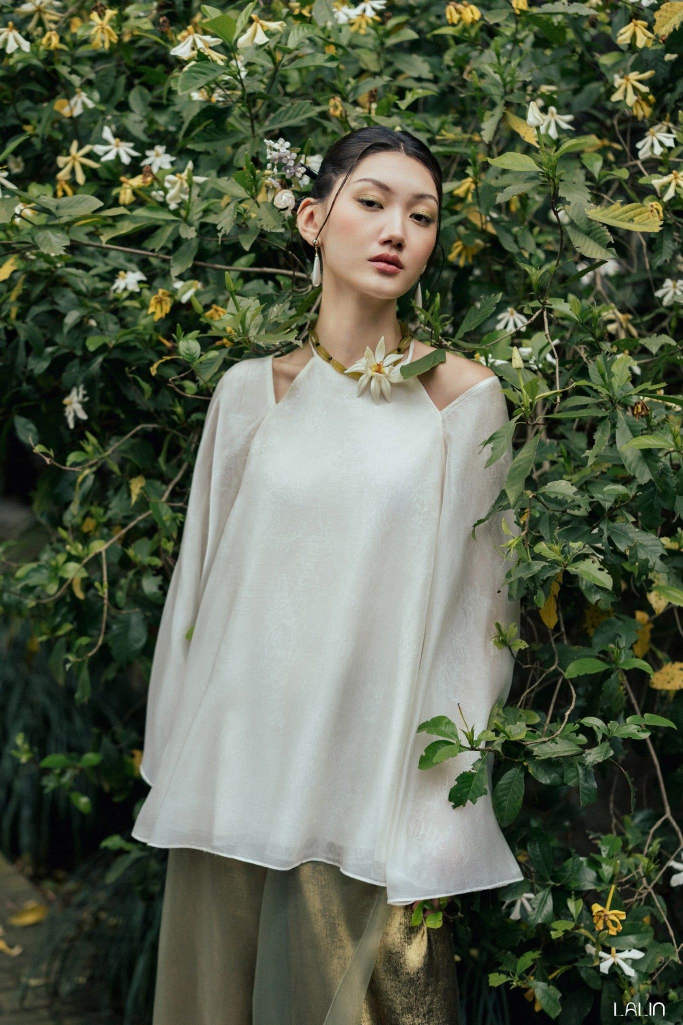 Áo tơ cổ yếm Thanh Hoa