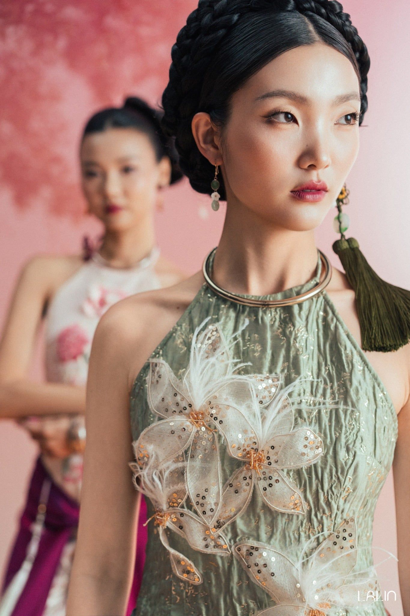 Áo Dài Cổ Yếm Đính Kết Lan Khuê