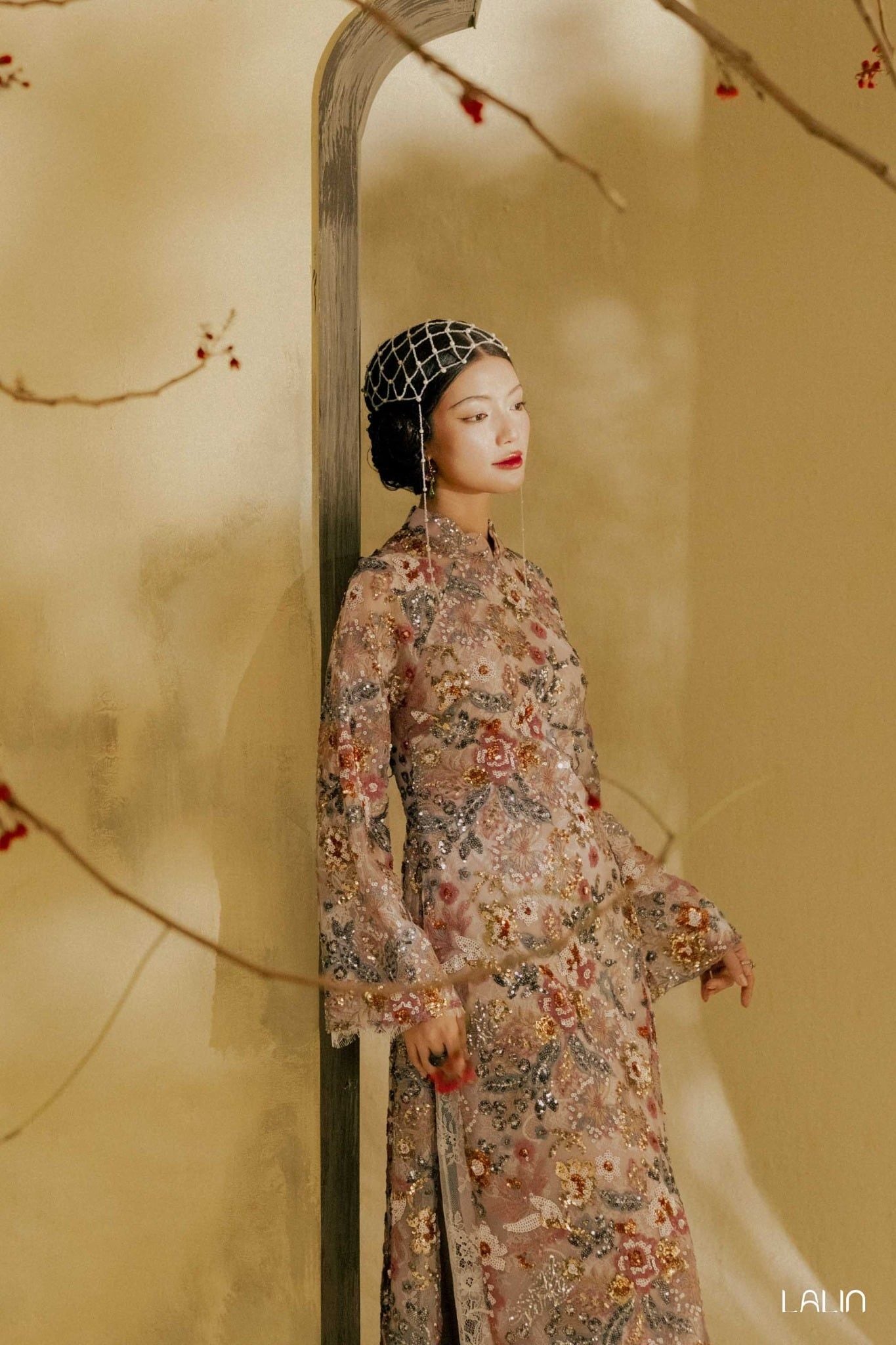 Áo Dài Kim Sa Tường Mặc