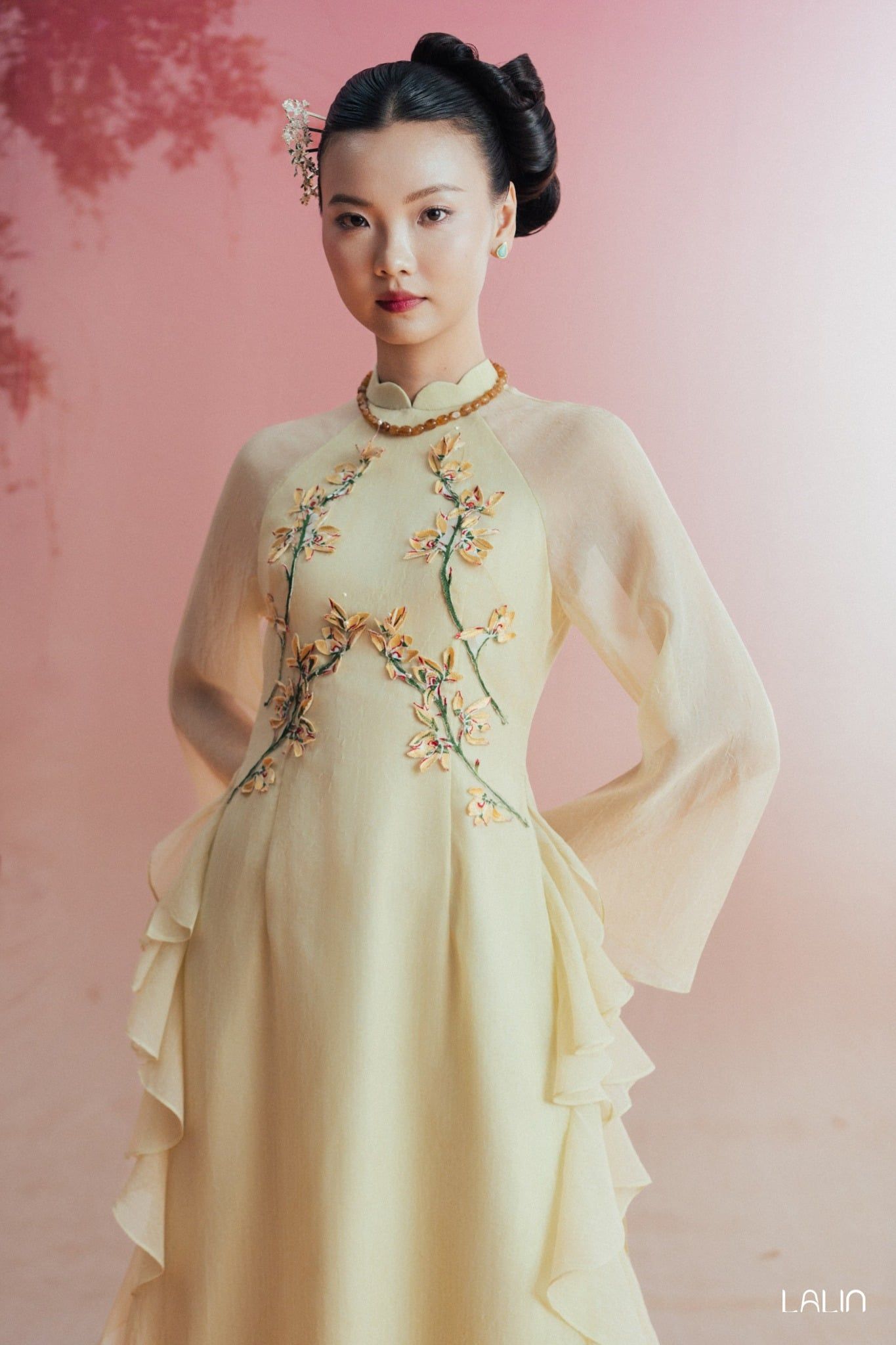 Áo Dài Đính Kết Thanh Lan