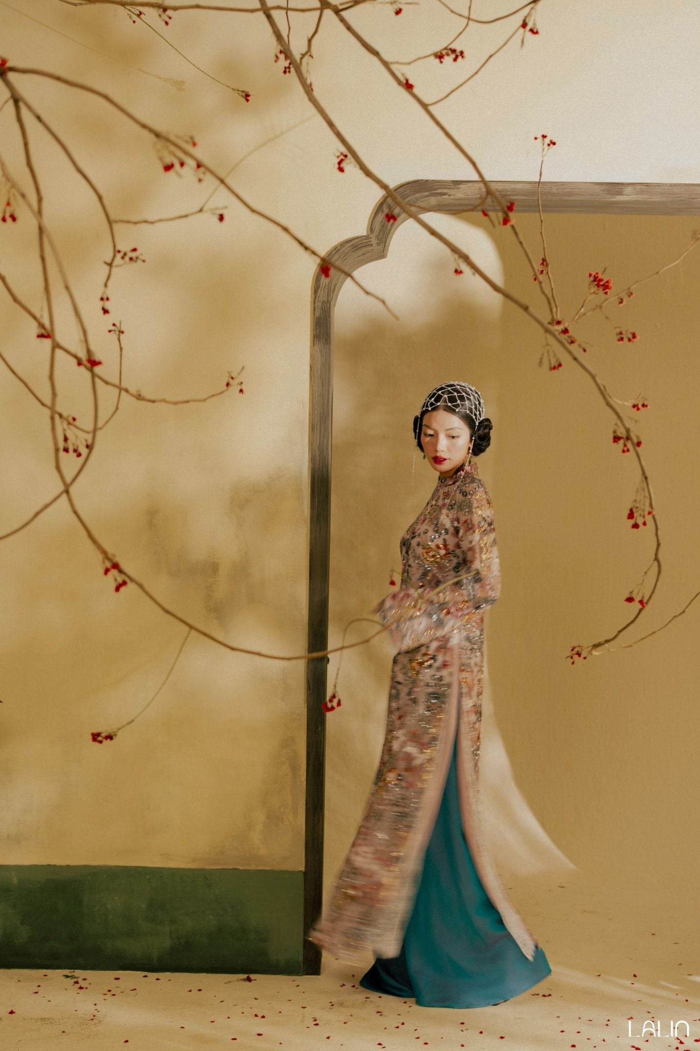 Áo Dài Kim Sa Tường Mặc