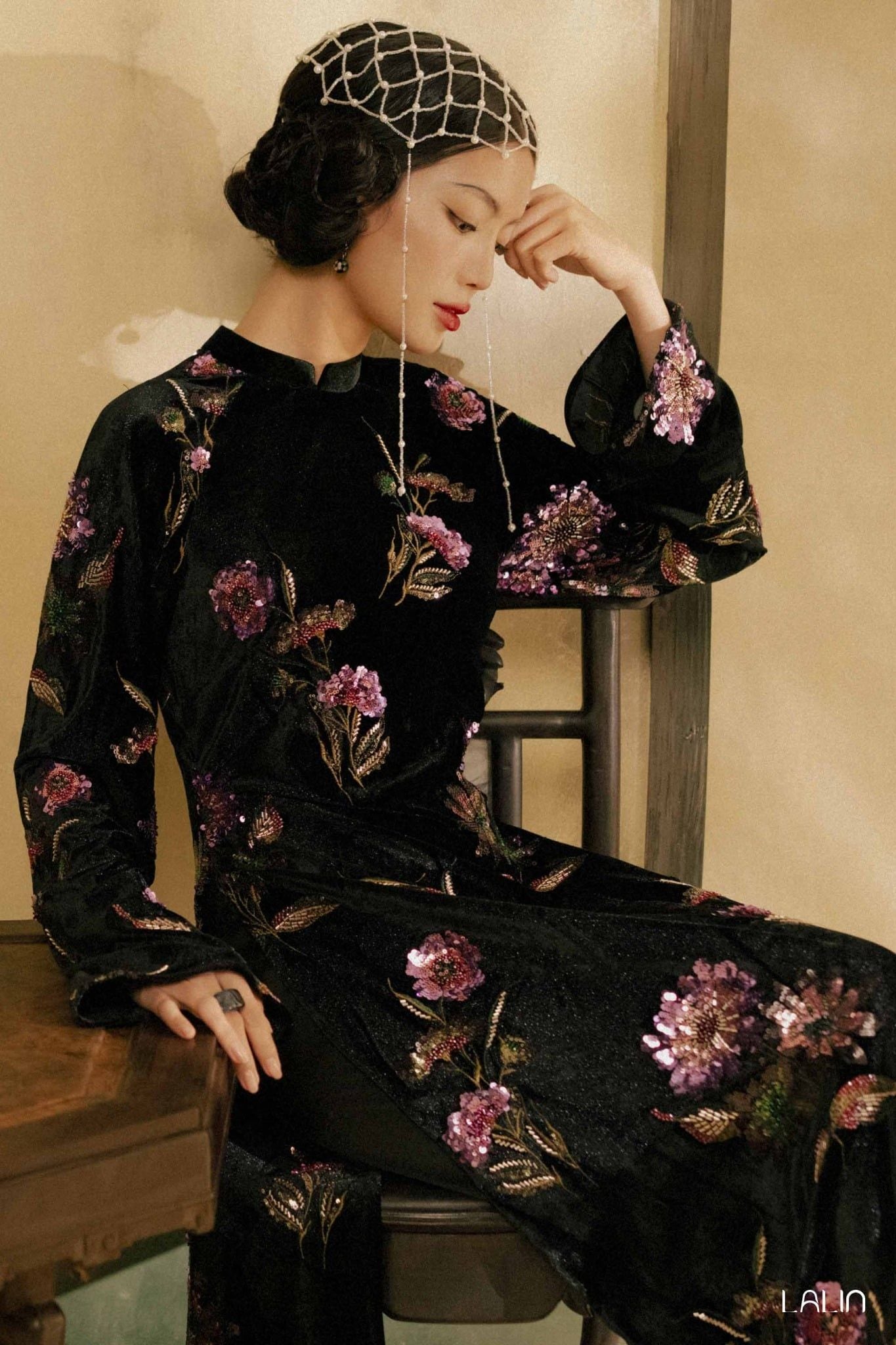 Áo Dài Nhung Tường Thy