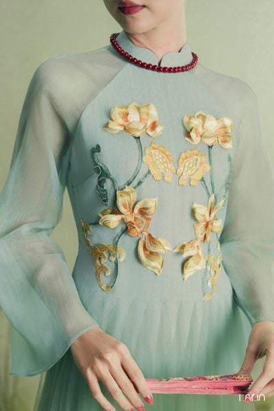  Áo Dài Tơ Đính Kết Liên Thy 