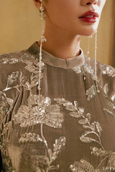  Áo Dài Nhung Ngân Tường 