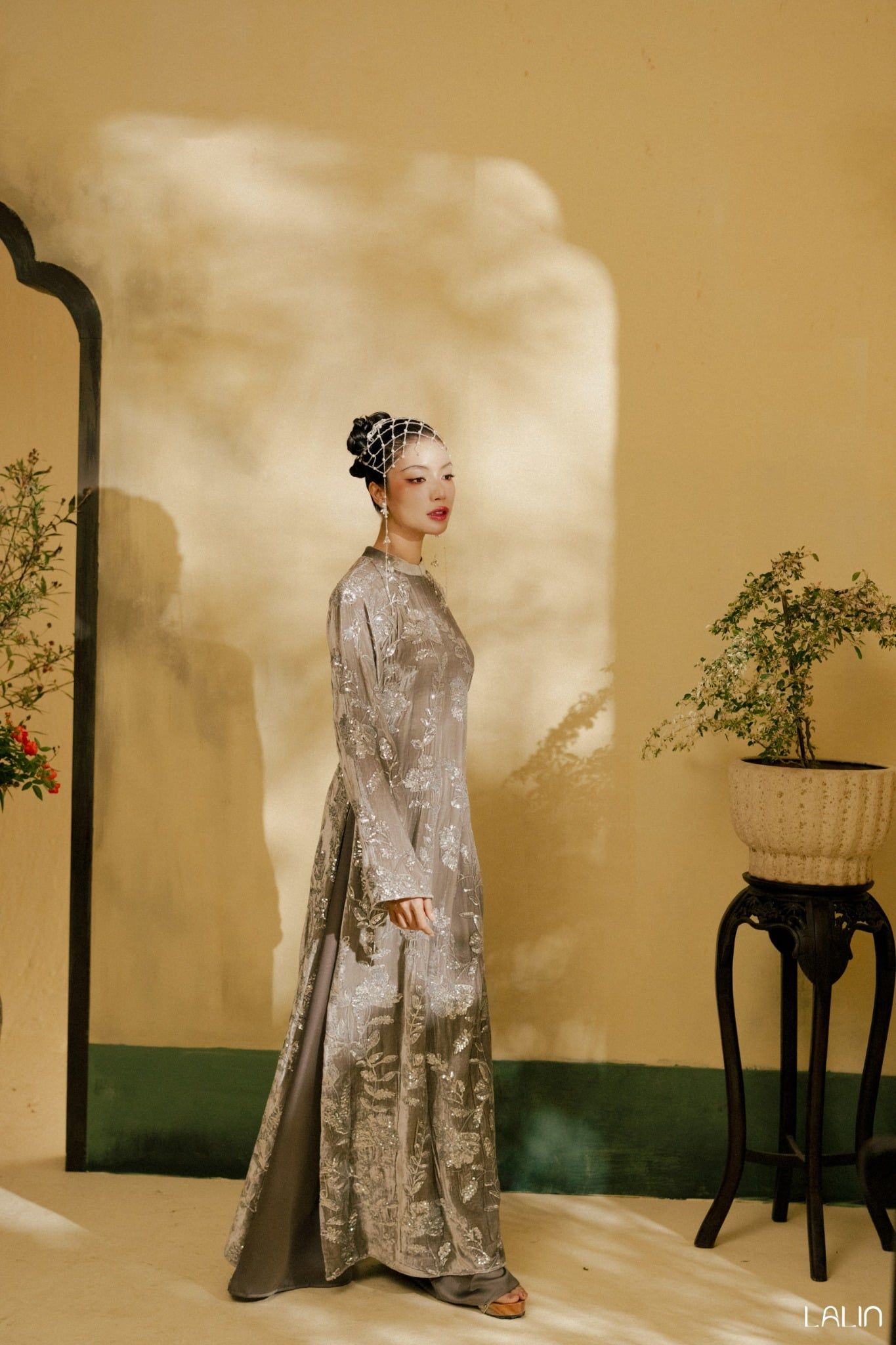 Áo Dài Nhung Ngân Tường