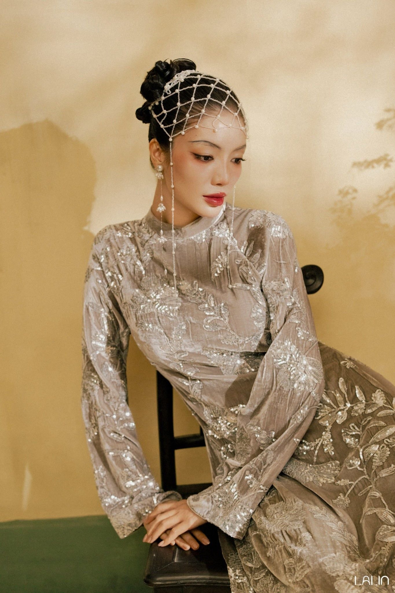 Áo Dài Nhung Ngân Tường