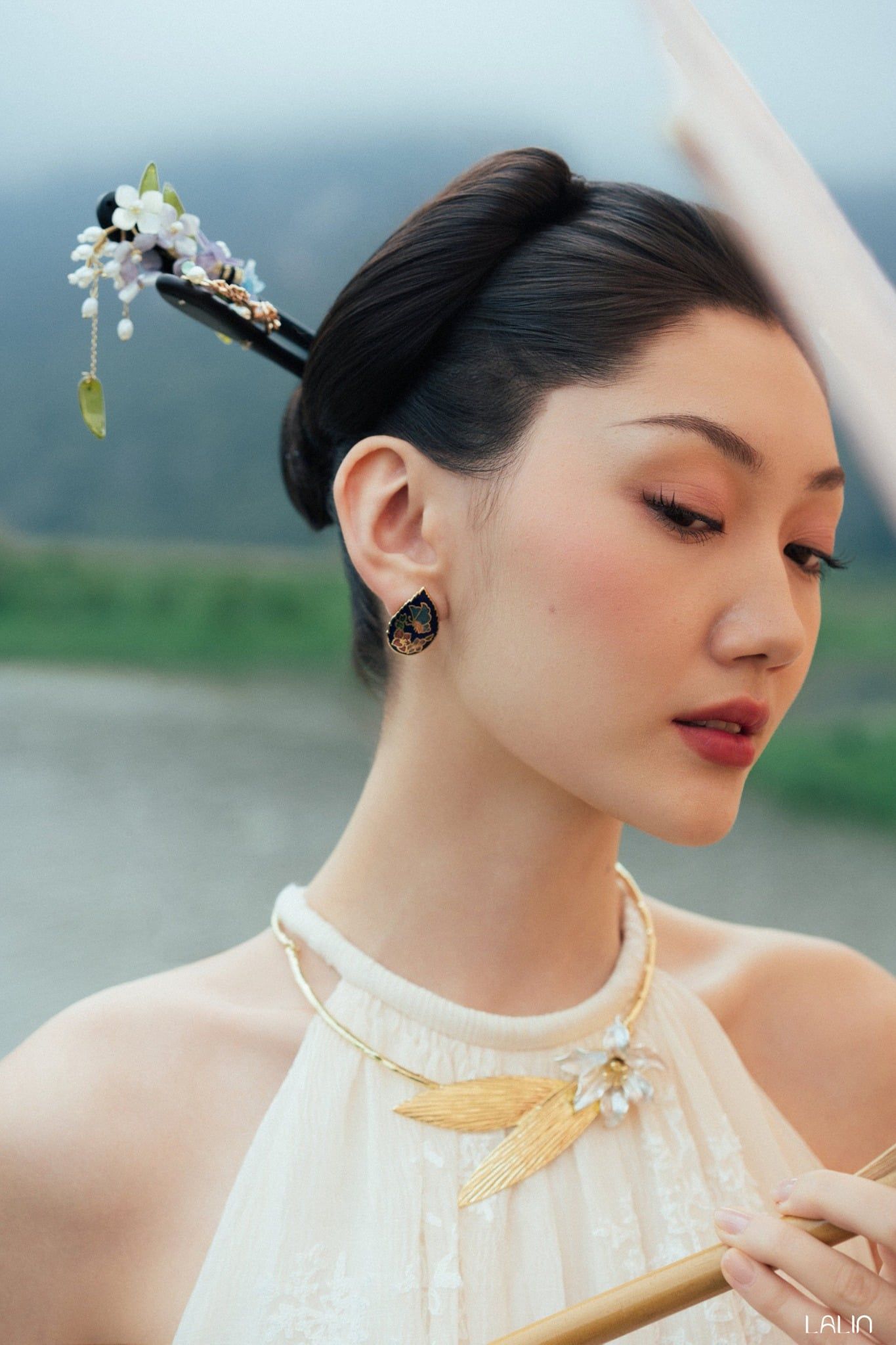 Đầm Tơ Cổ Yếm Hoa Ánh