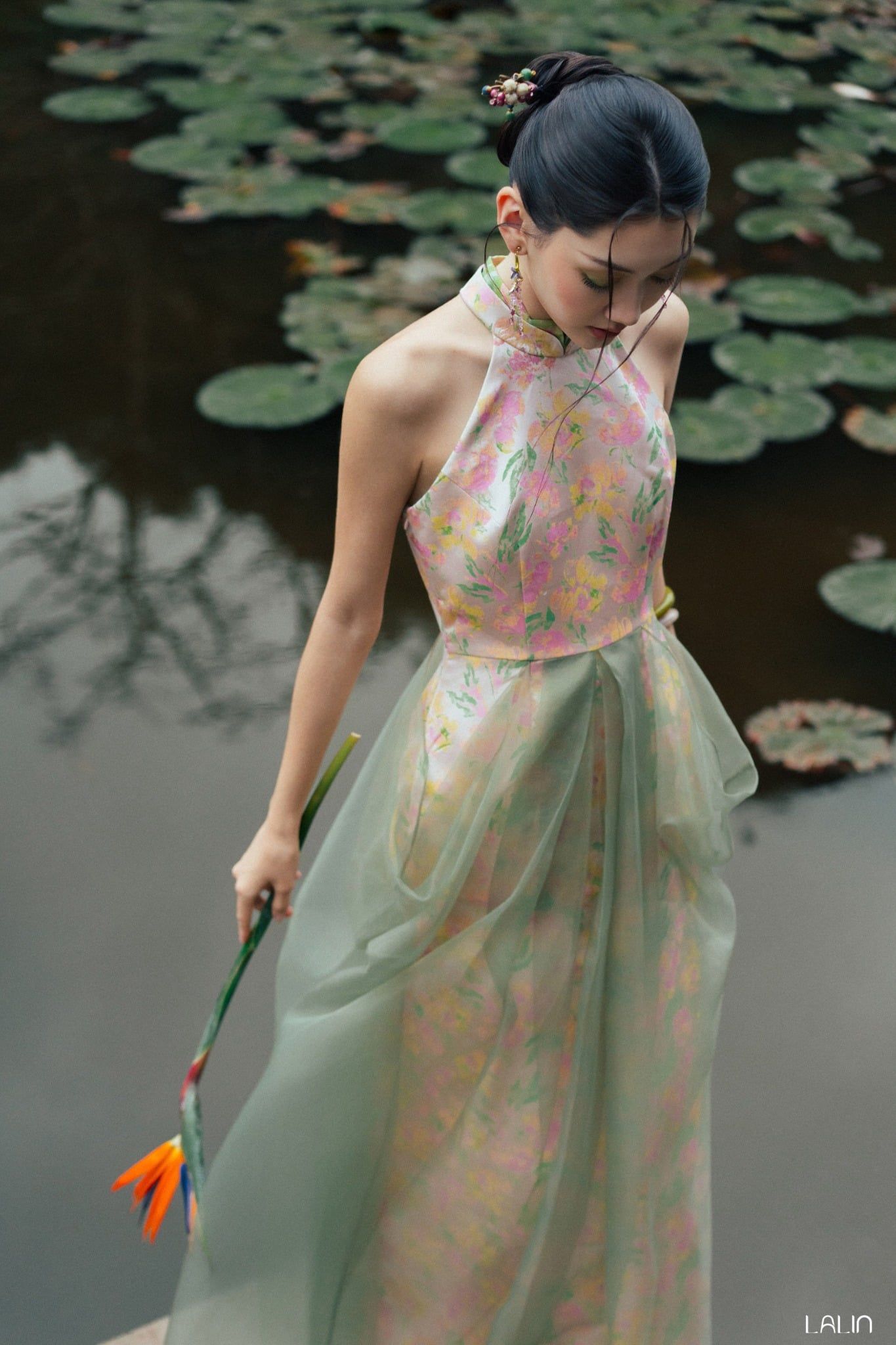 Đầm Gấm Cổ Yếm Hoa Uyển