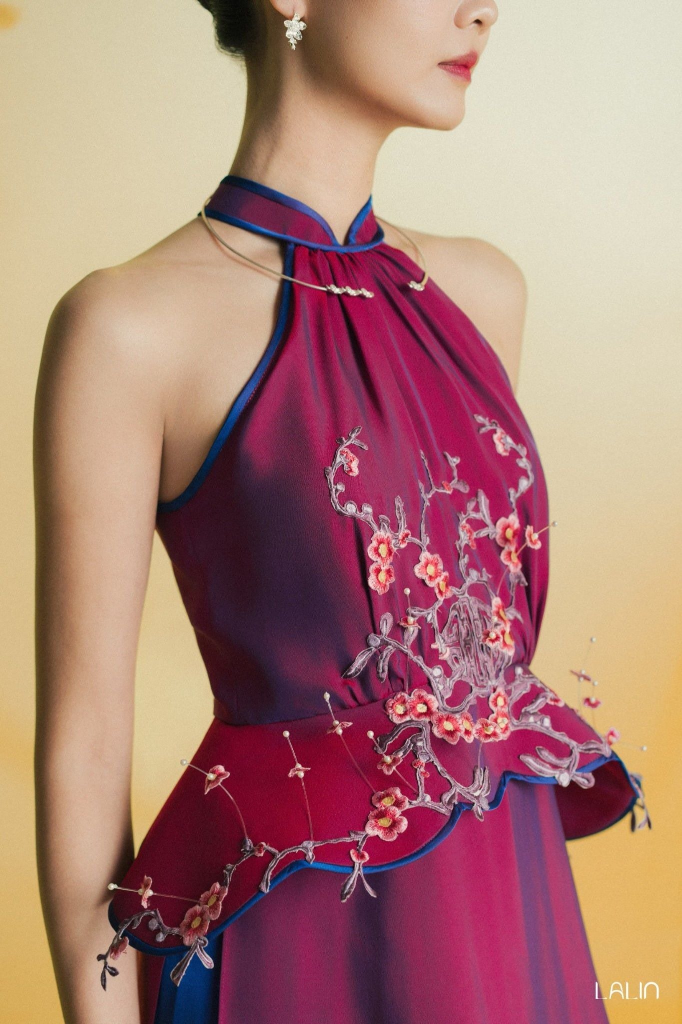 Áo Dài Cổ Yếm Đính Kết Tường Mai