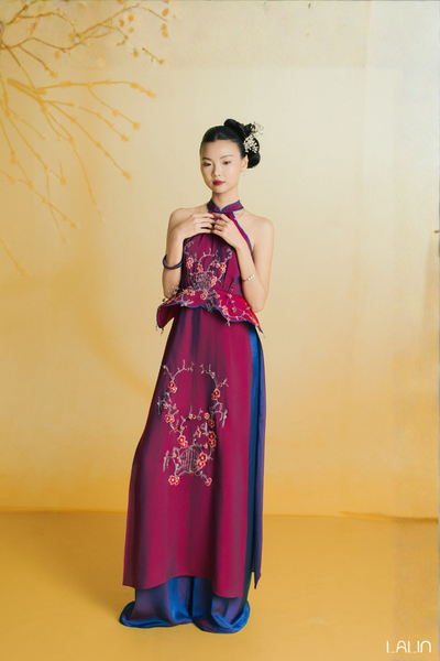  Áo Dài Cổ Yếm Đính Kết Tường Mai 