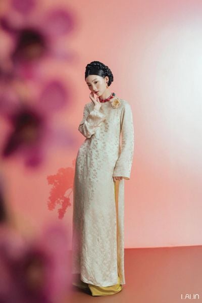  Áo Dài Tơ Tằm Liên Hoàng 